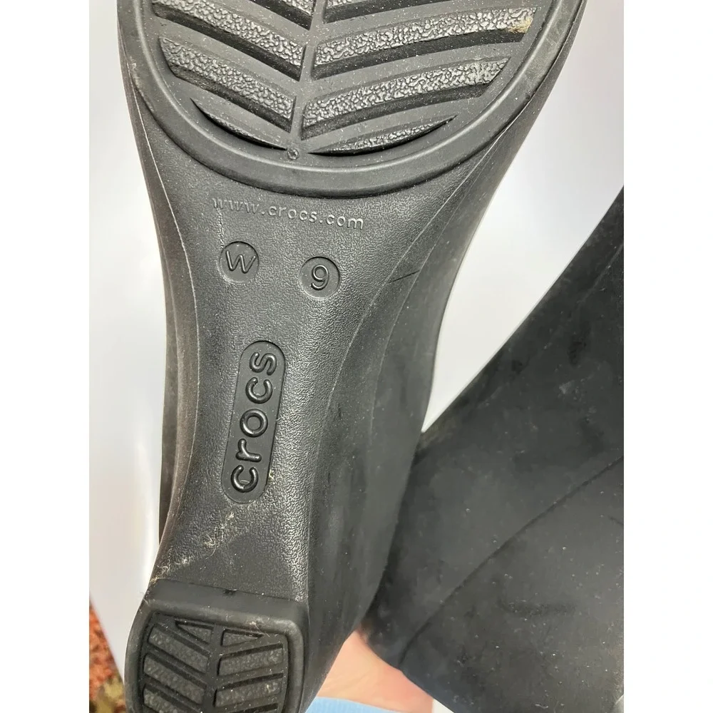 Crocs matte black Lina wedge pumps women's size‎ 9 business casual basics Eva